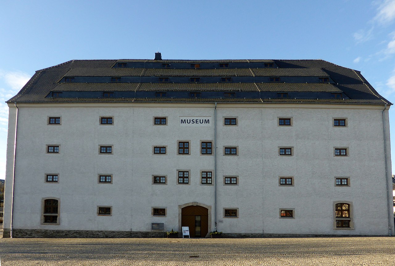 Museum sächsisch-böhmisches Erzgebirge im Gebäude des historischen Bergmagazins von 1809 in Marienberg