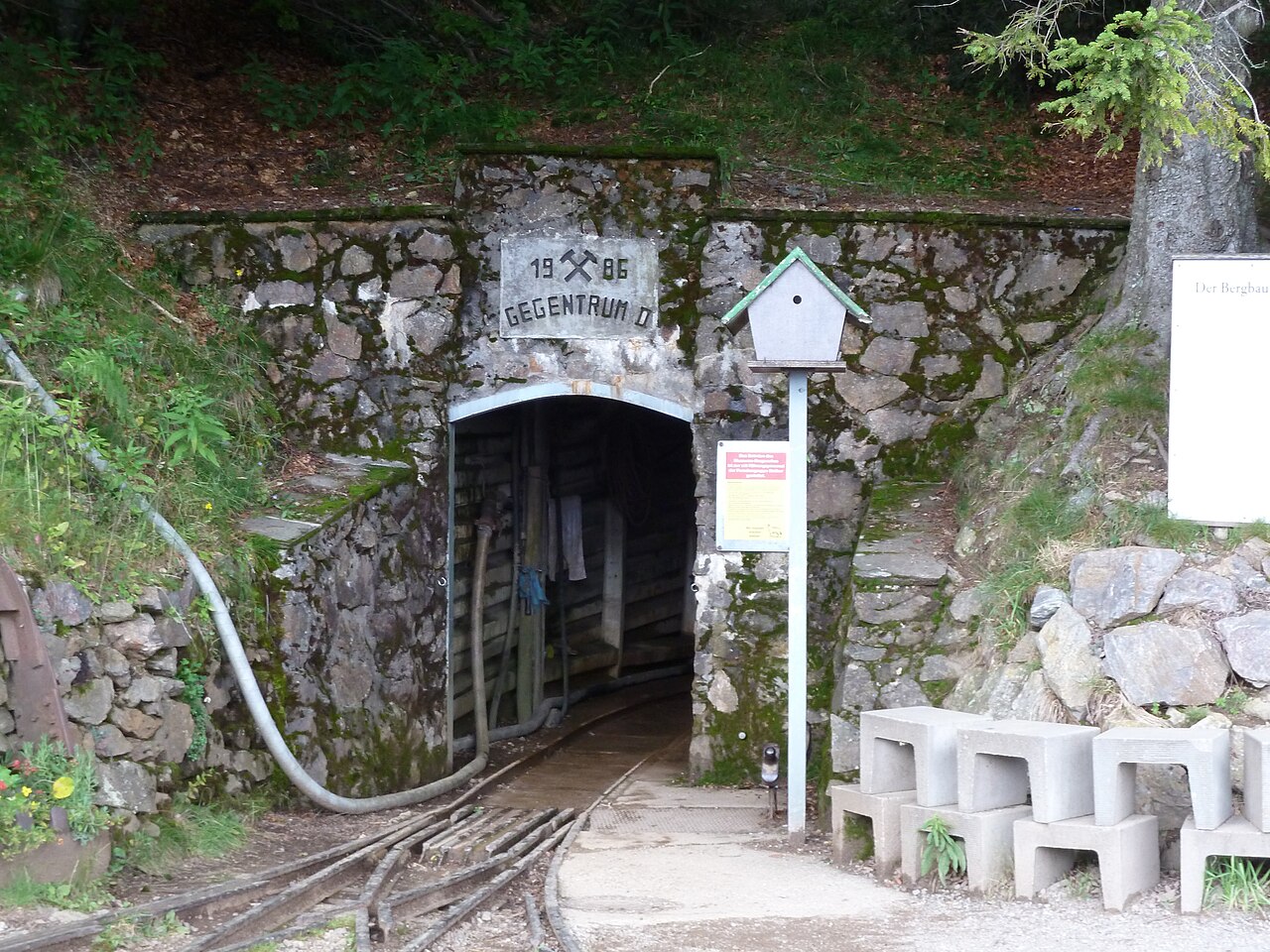 Eingang zum Besucherbergwerk auf dem Berg Schauinsland, Stollen Gegentrum II