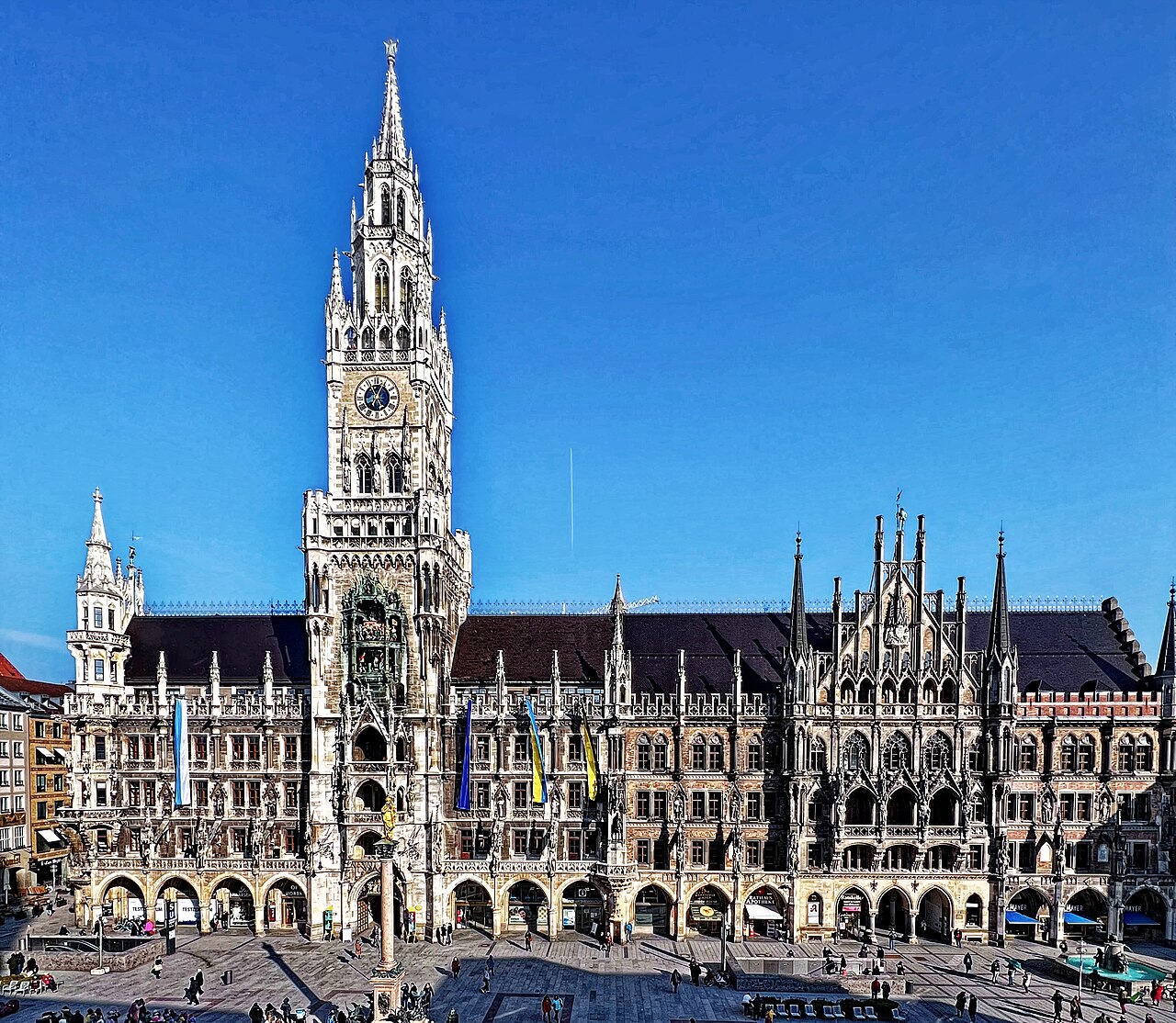 Neues Rathaus, aufgenommen vom Presseclub gegenüber im 5