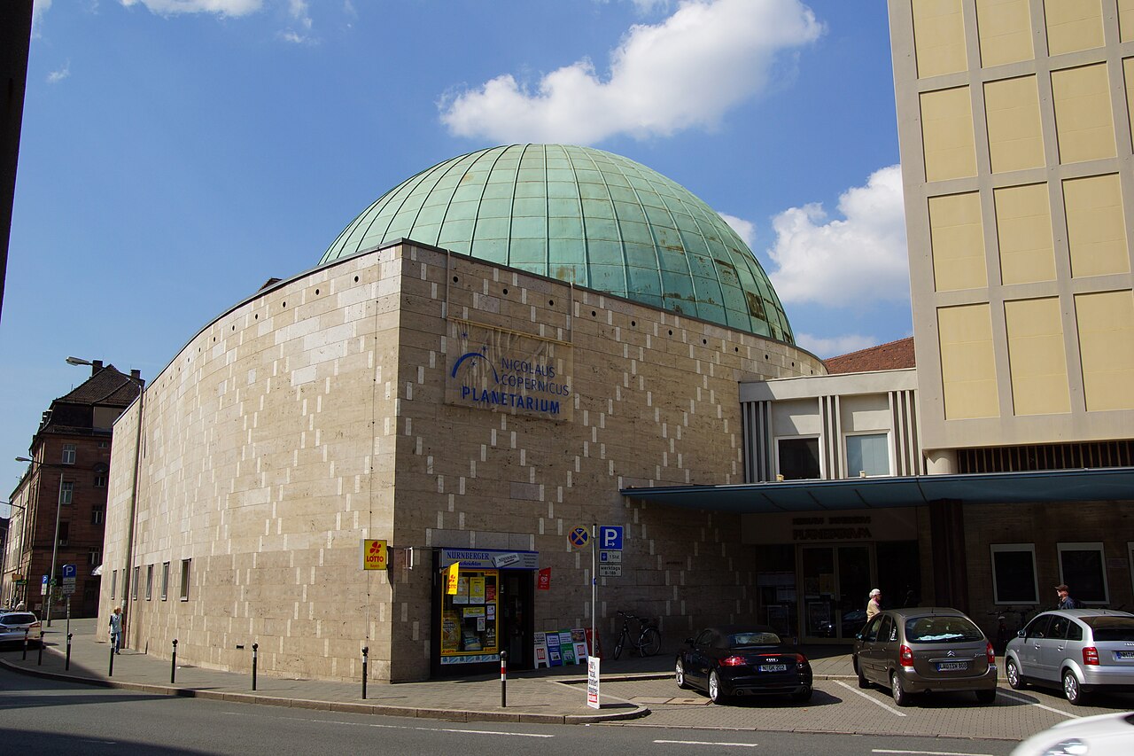 Das Nikolaus-Kopernikus-Planetarium in Nürnberg: