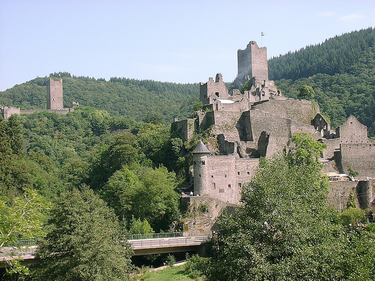 Lower castle of Manderscheid and ruin of the upper castle in the background