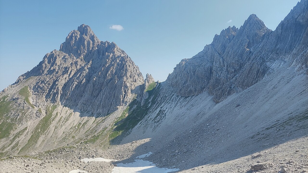 Oberes Balkenkar, Fuchskarspitze, Balken, and Northern Balkenspitze in the Allgäu Alps, view from south