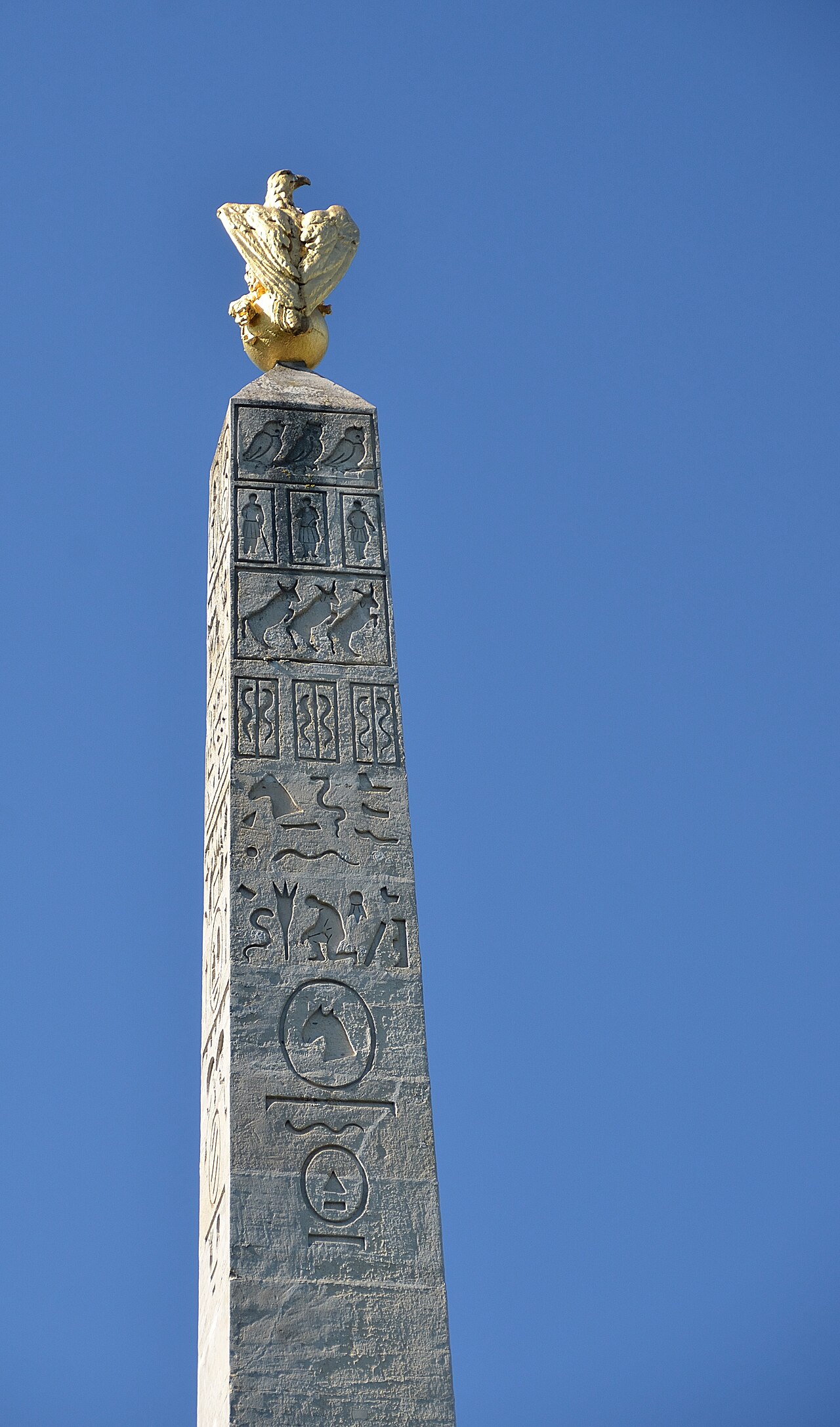 Foto von Obelisk