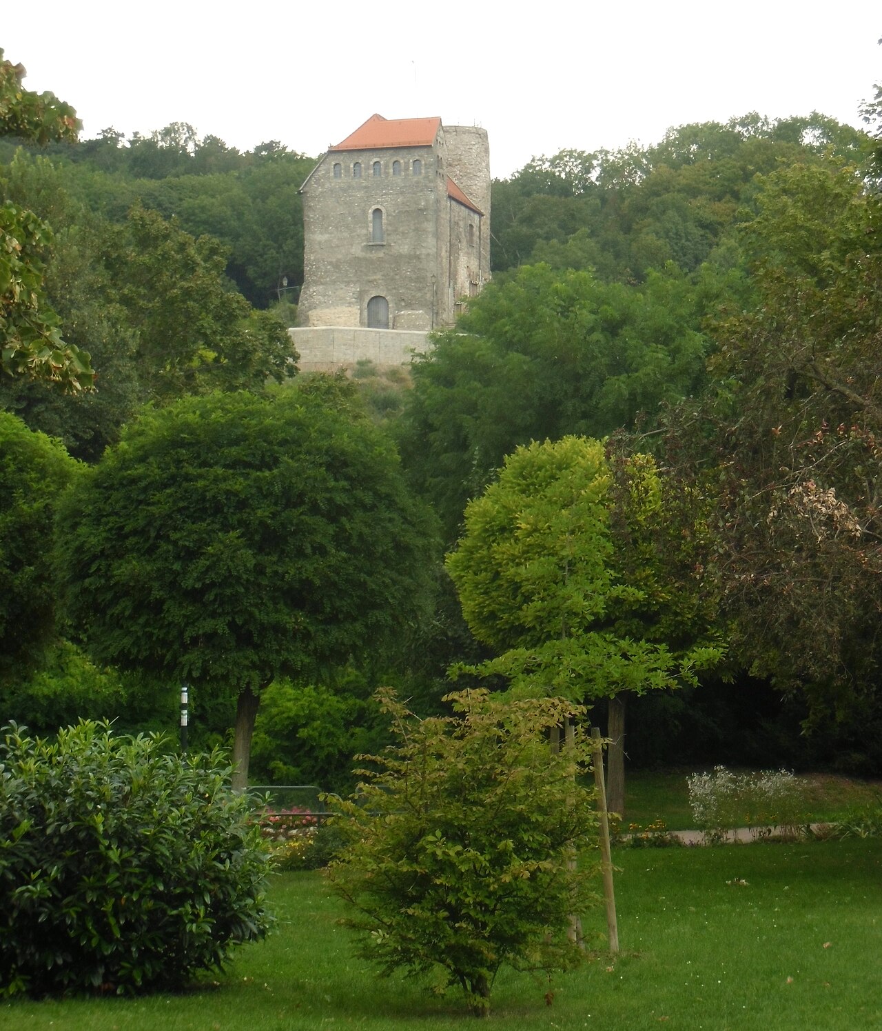 Teil der alten Stadtmauer von Bad Frankenhausen, 998 erstmals urkundlich erwähnt, im 13