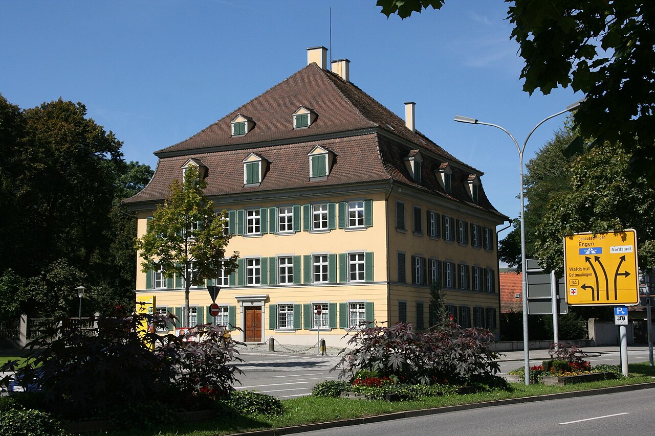 Oberes Schloss an der Hauptstraße in Singen (Hohentwiel)