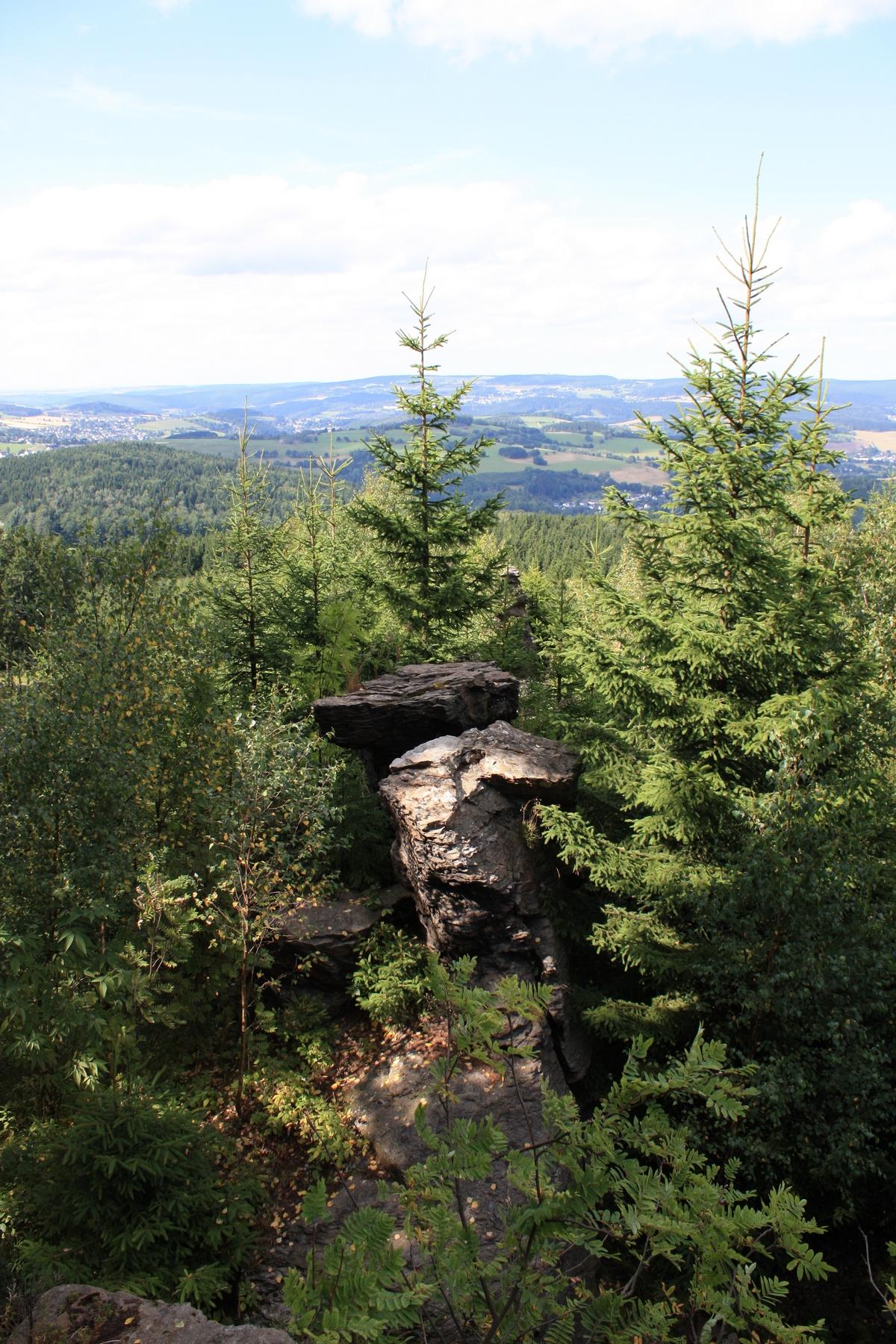 Ochsenkopf Mountain near Rittersgrün: View towards Spiegelwald Tower