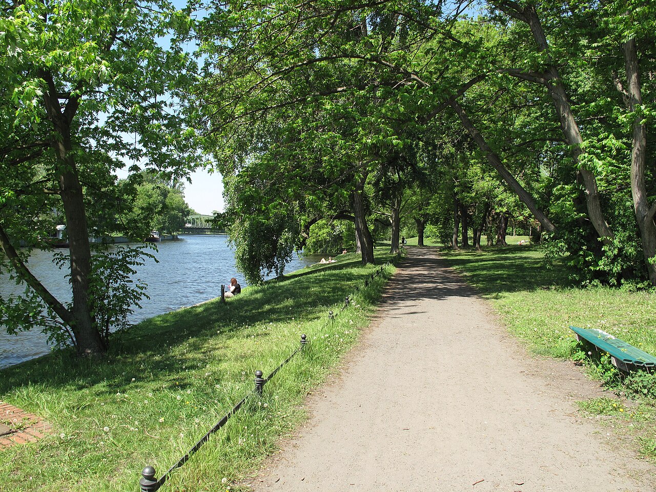 The Österreichpark is a public park on the bank of the river Spree in Berlin-Charlottenburg