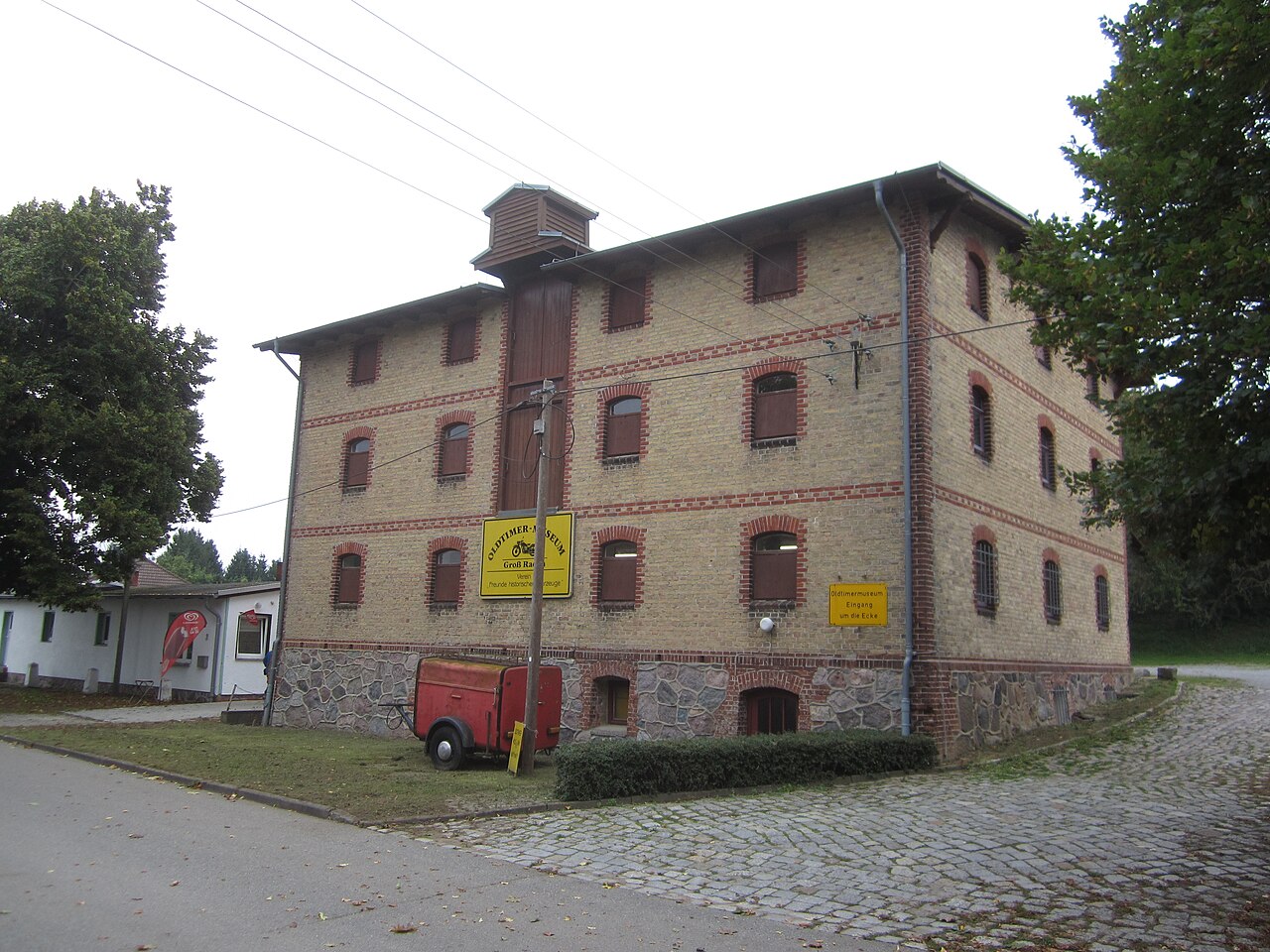Oldtimermuseum Groß Raden, Dorfstraße 2, alter Speicher