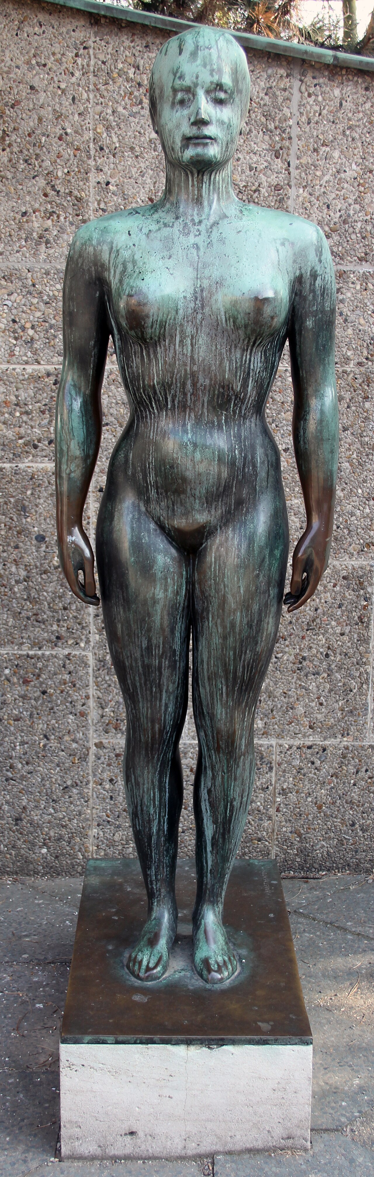 Sculpture, "Olympionike" by Demetros Anastasatos , 1961, Mecklenburgische Straße 76, Berlin-Wilmersdorf , Germany