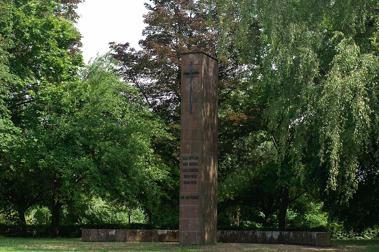 Das Kriegerdenkmal auf dem Steinacker in Bischmisheim