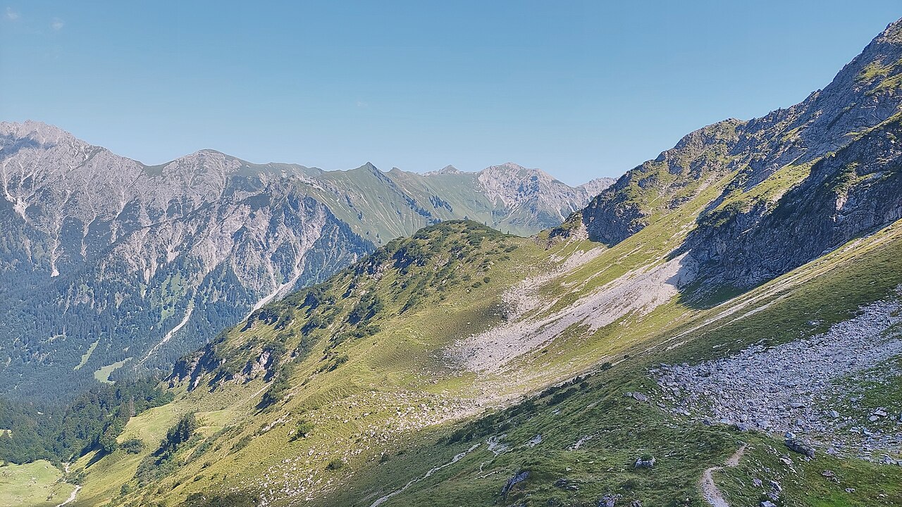 Ortwanger Berg in the Allgäu Alps, view from west