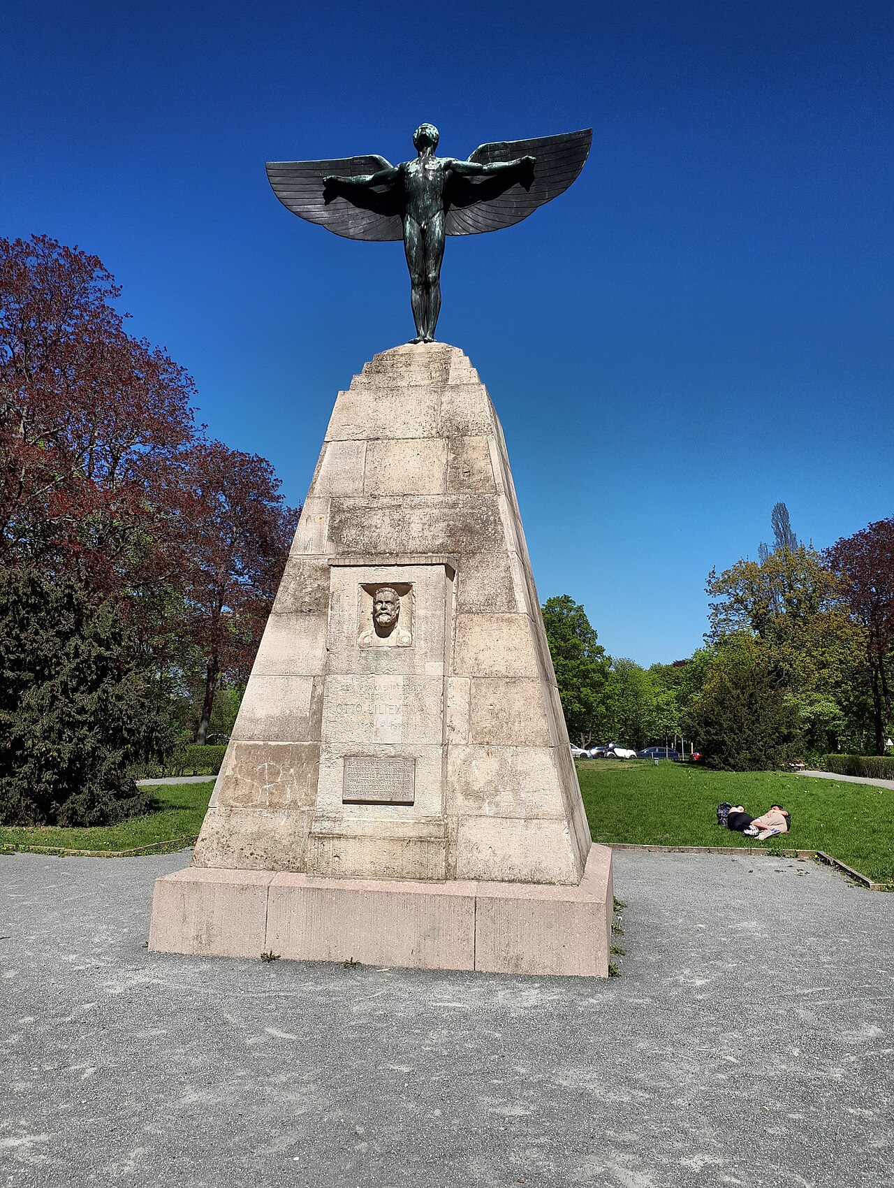 Lichterfelde Lilienthal-Denkmal im Bäkepark