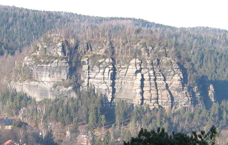 Der Berg Oybin im de:Zittauer Gebirge