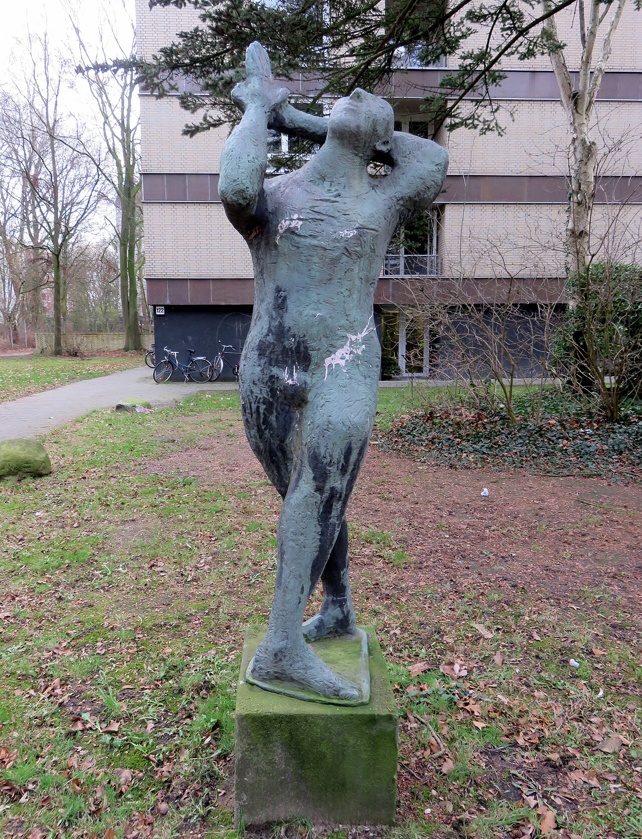 Bronze-Skulptur Pantomime , Grandweg 118–128 in Hamburg-Lokstedt