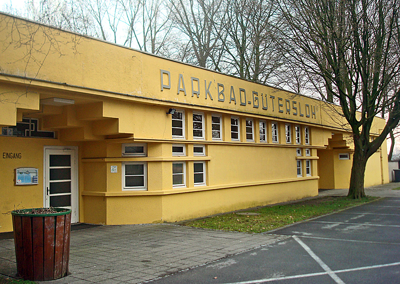 Eingang des Parkbads in Gütersloh