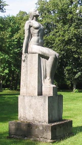 Sculpture Persephone , created by Carl Max Kruse probably in 1916 (perhaps 1890)