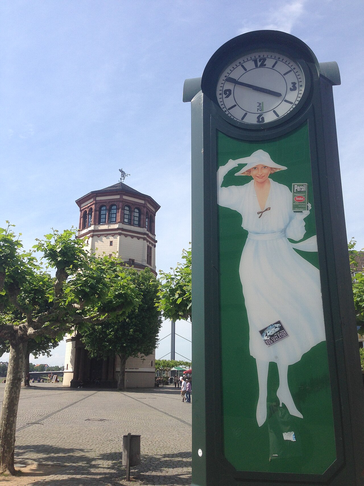 Persiluhr am Burgplatz