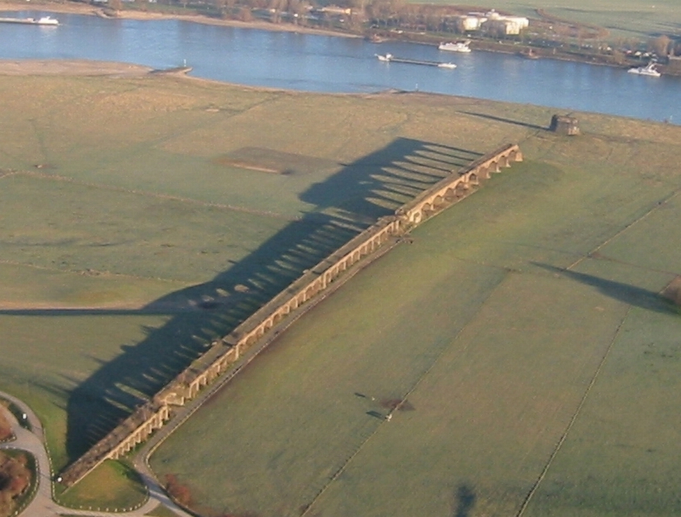 Foto von Pfeiler der Alten Eisenbahnbrücke