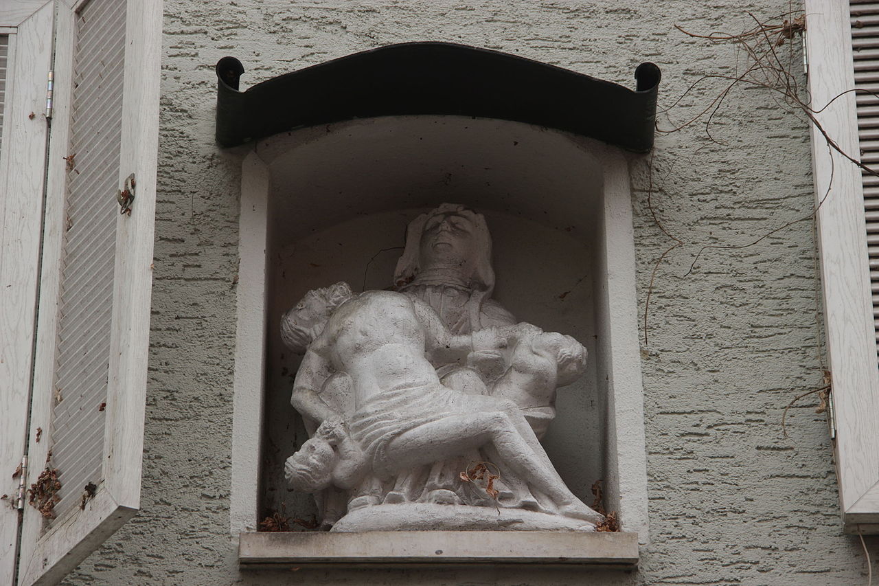 Pietà, Sandstein, 17