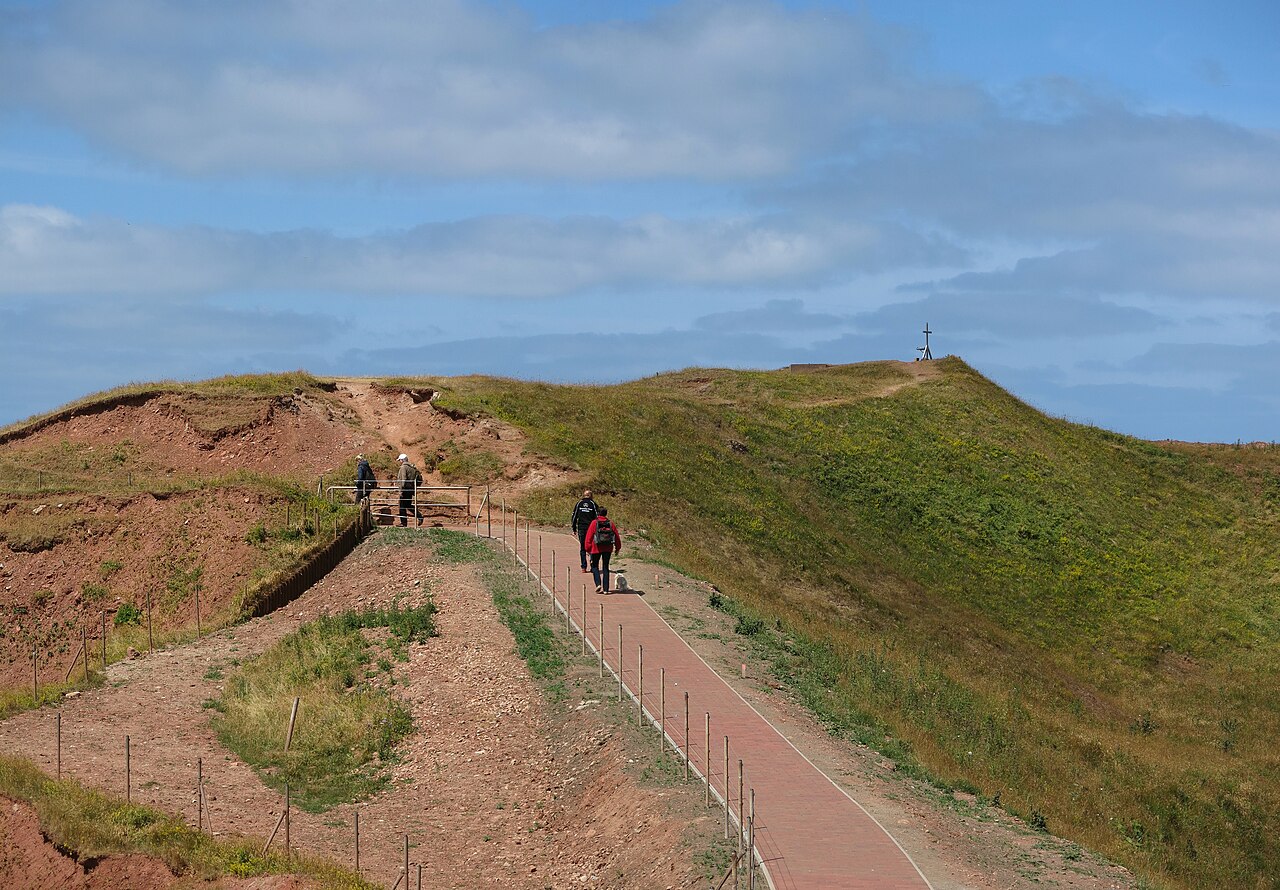 The Pinneberg, the highest point of Heligoland , seen from the southeast