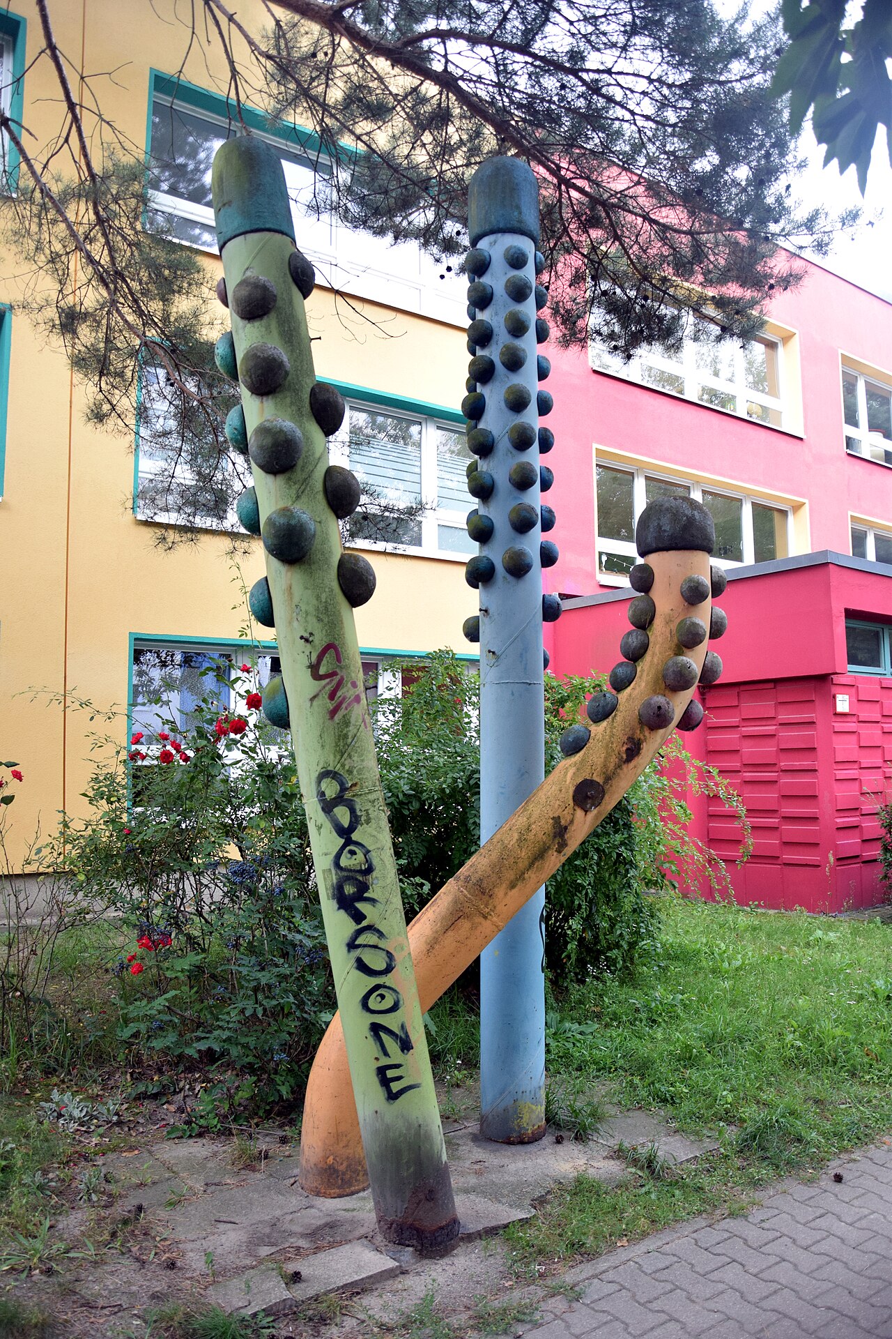 Sculpture Kakteen by Peter Rossa and Wolf-Dieter Schulze in the Langhoffstraße 17 in Berlin-Marzahn, Germany