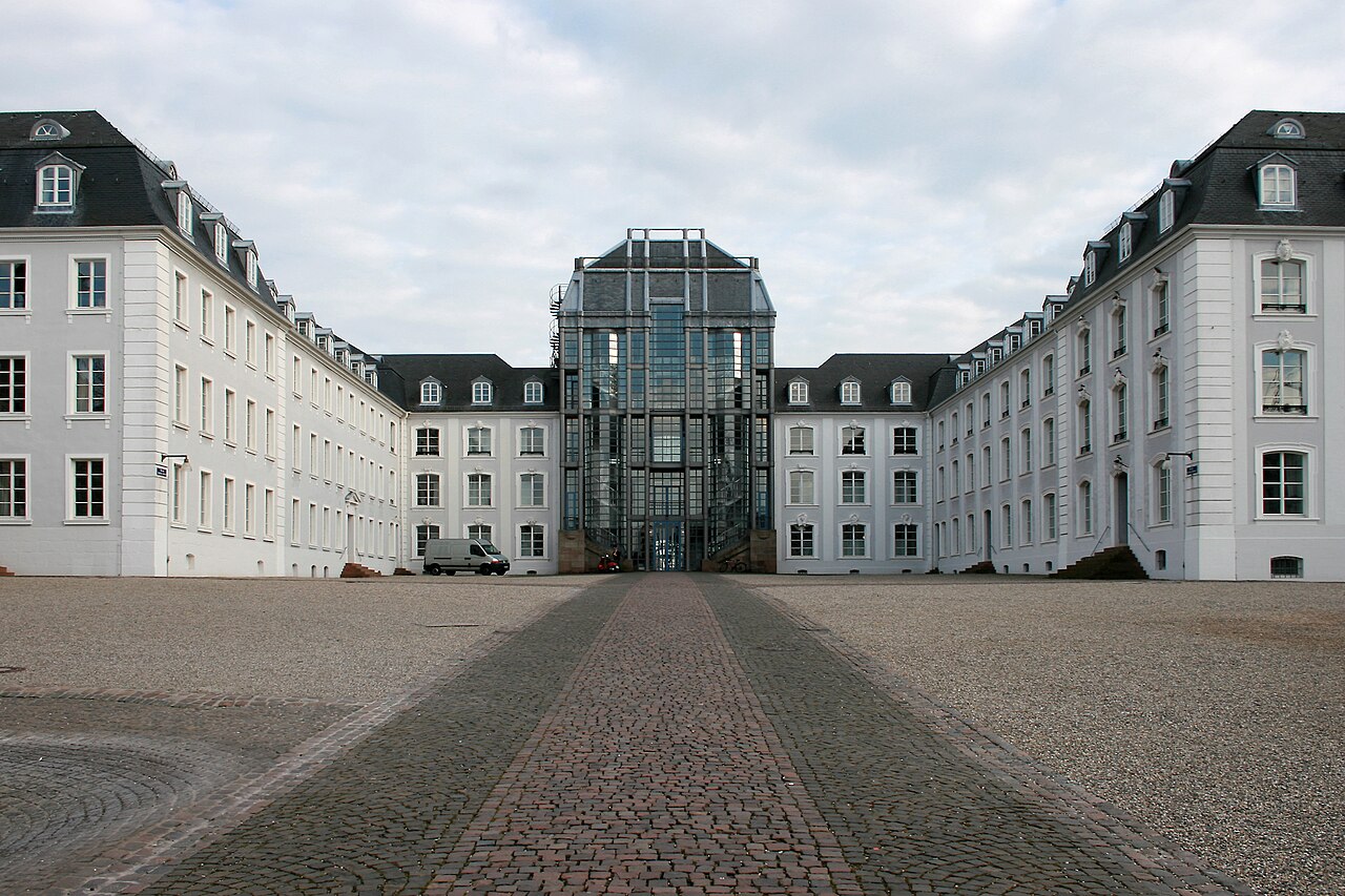Saarbrücker Schloss - Platz des Unsichtbaren Mahnmals