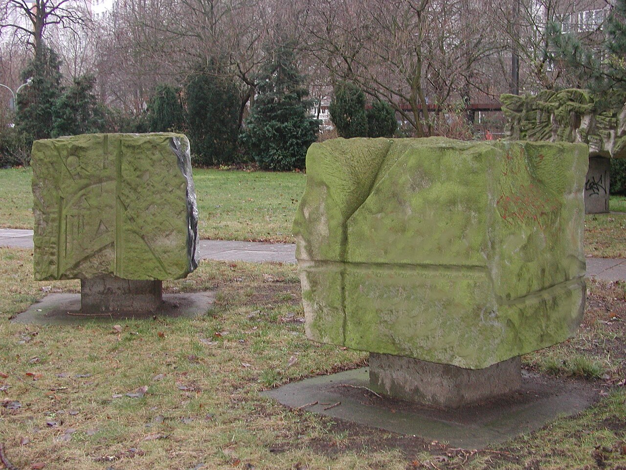 Skulptur "Impressionen" von Klaus Gaedicke im Fennpfuhlpark