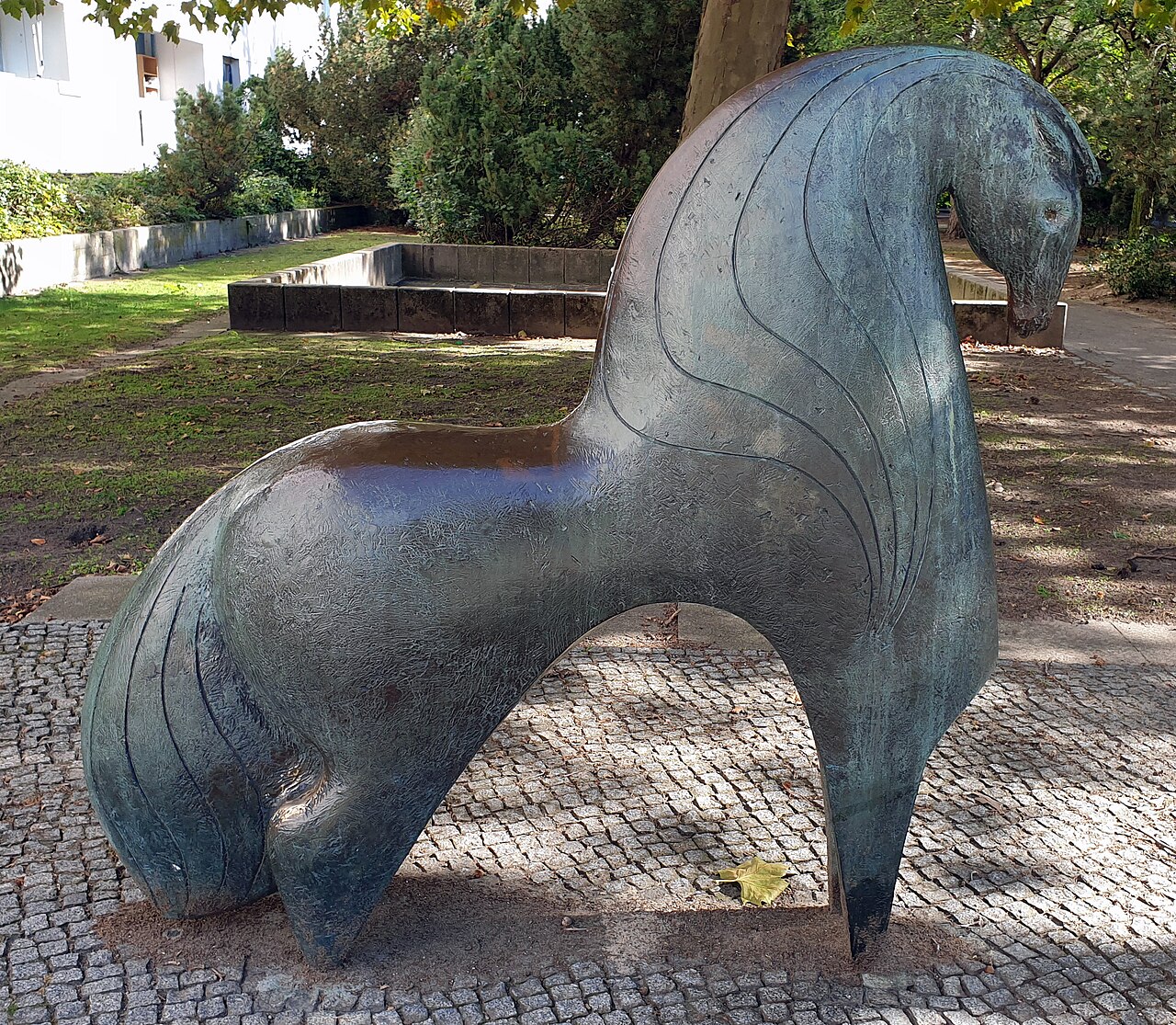 Sculpture, " Pony " by Hans-Joachim Ihle , 1975, Reichweindamm 42, Berlin-Charlottenburg-Nord , Germany