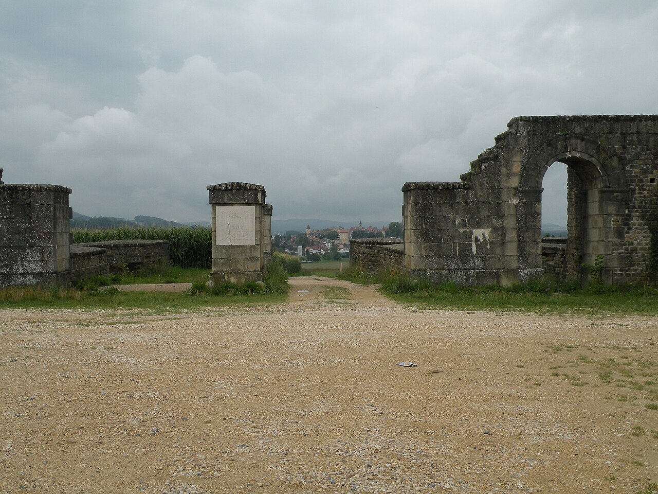 Porte de l’Est de l’enceinte romaine d’ Aventicum