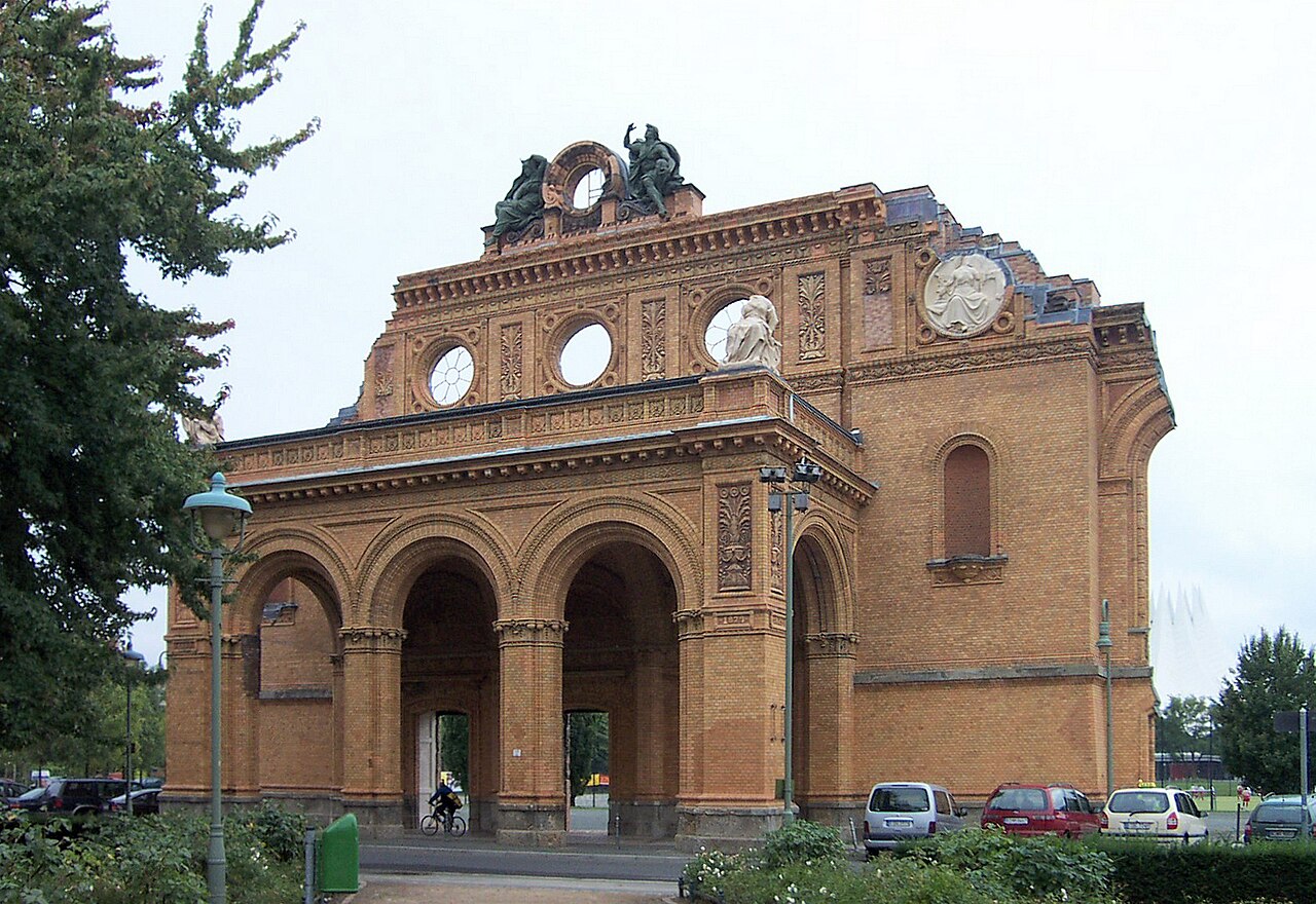 Berlin Anhalter Bahnhof - cladding