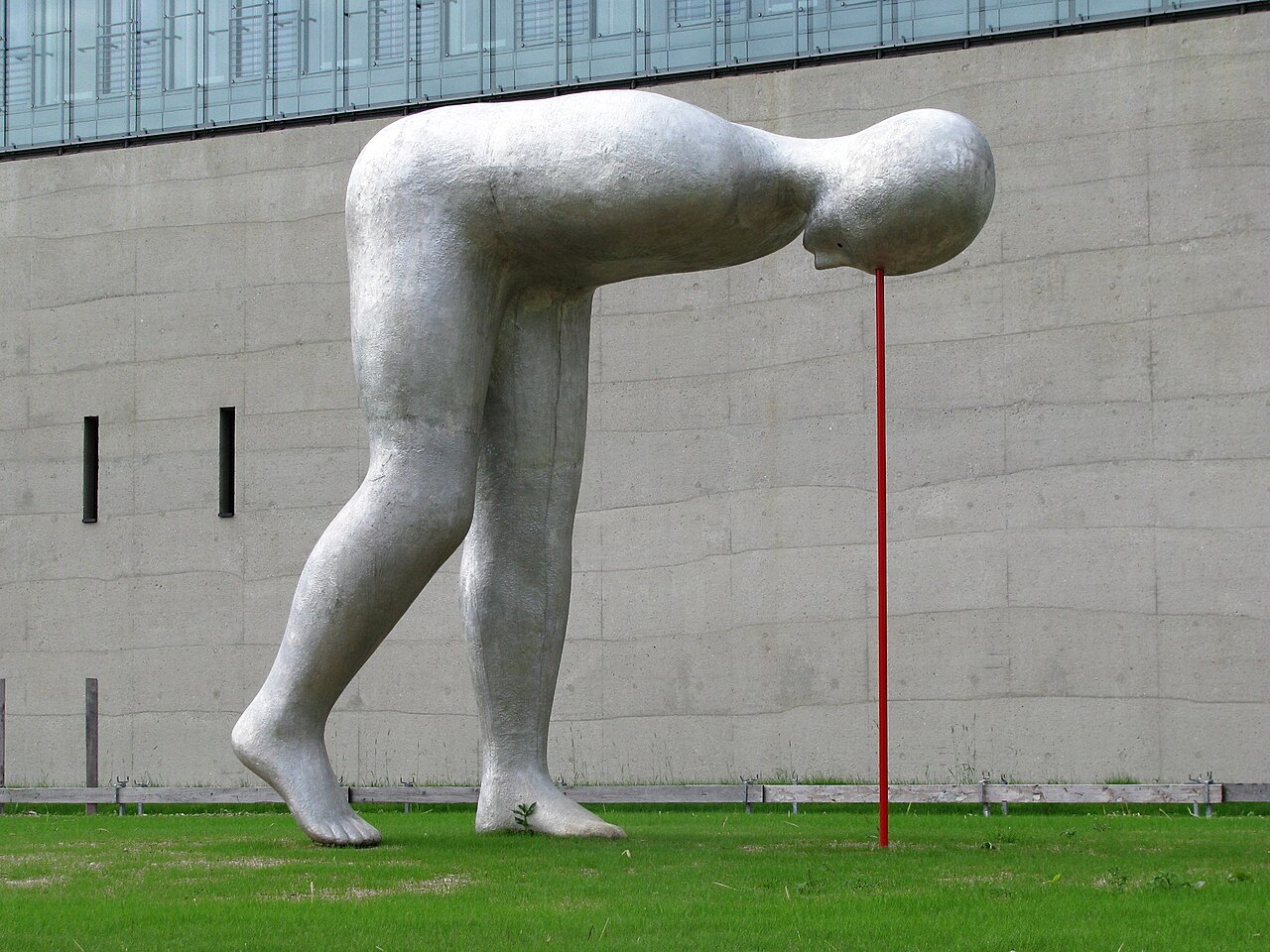 Skulptur „Present Continuous“ (dt