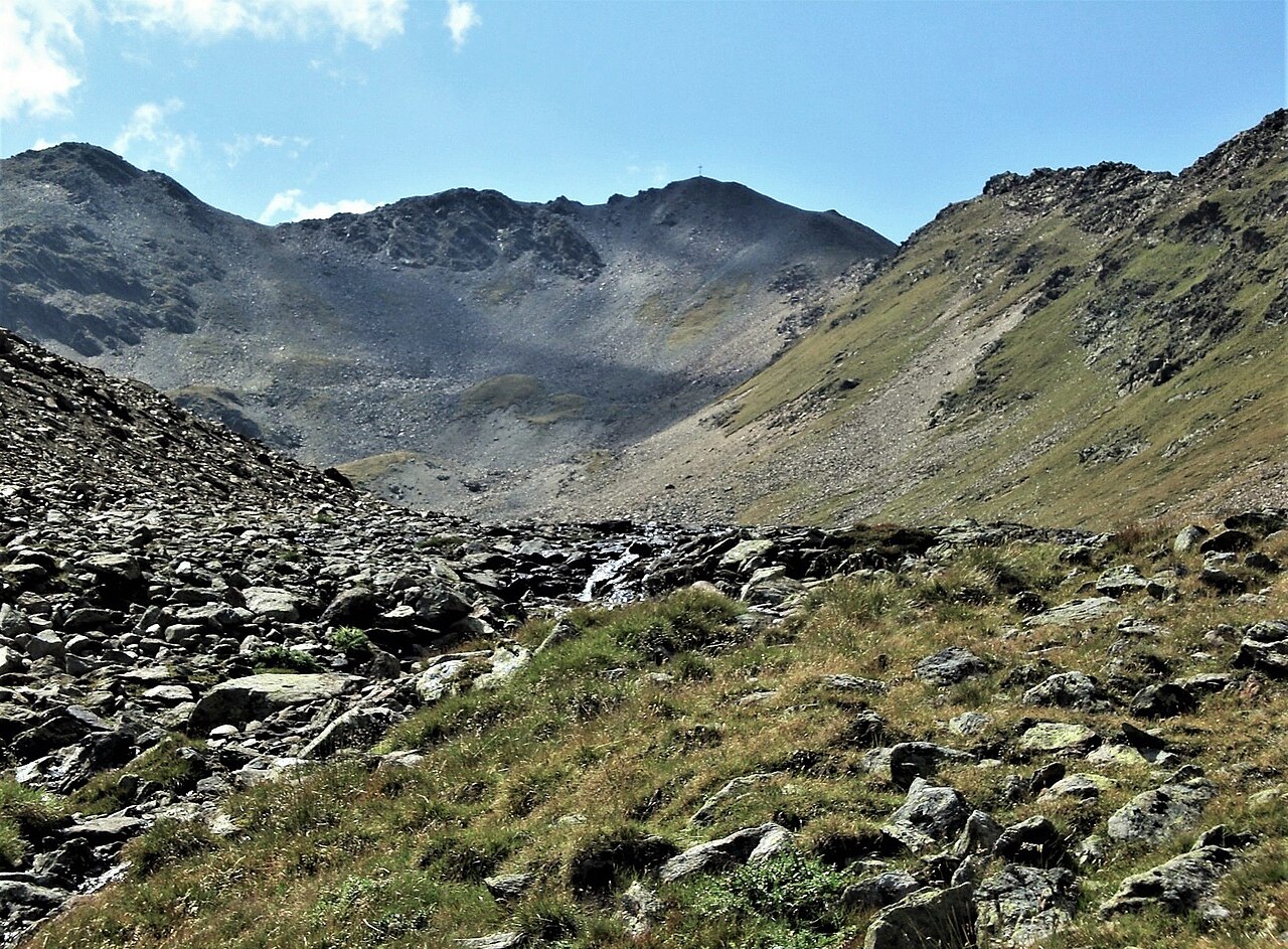 Das Kar der Rasass-Spitze (2941 m) im hintersten Zerzertal