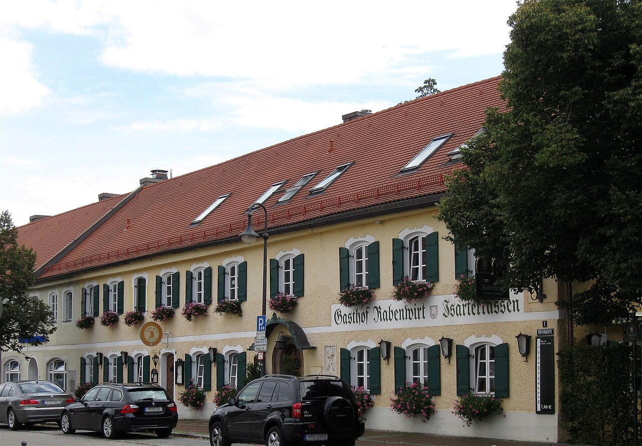 Kirchplatz 1