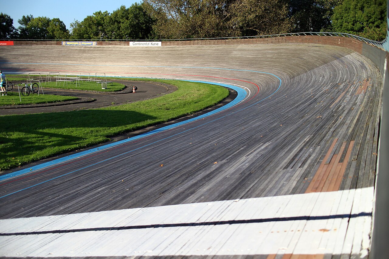 Outdoor velodrome in Hanover