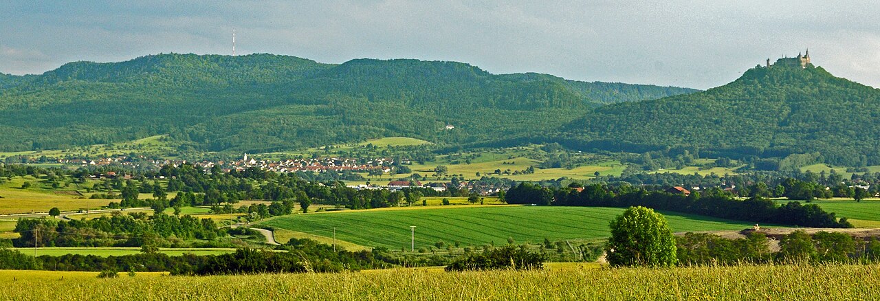 Boll , Raichberg and Hohenzollern castle , seen from Sickingen