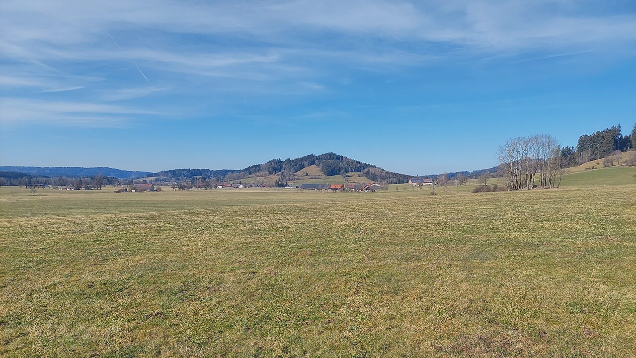 Rangenberg in the municipality of Isny im Allgäu, view from south