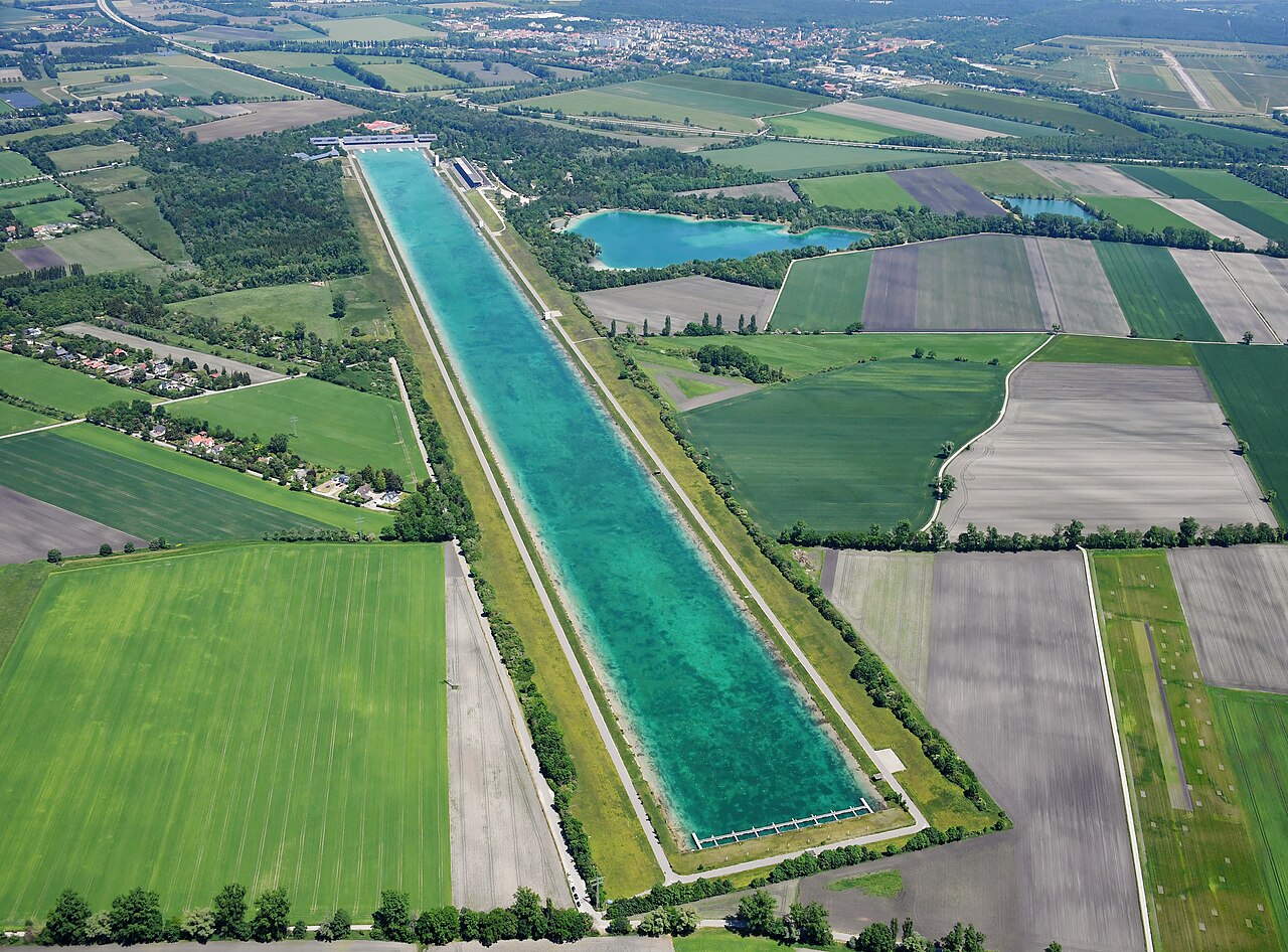 Aerial image of Oberschleißheim Regatta Course (view from the southwest)