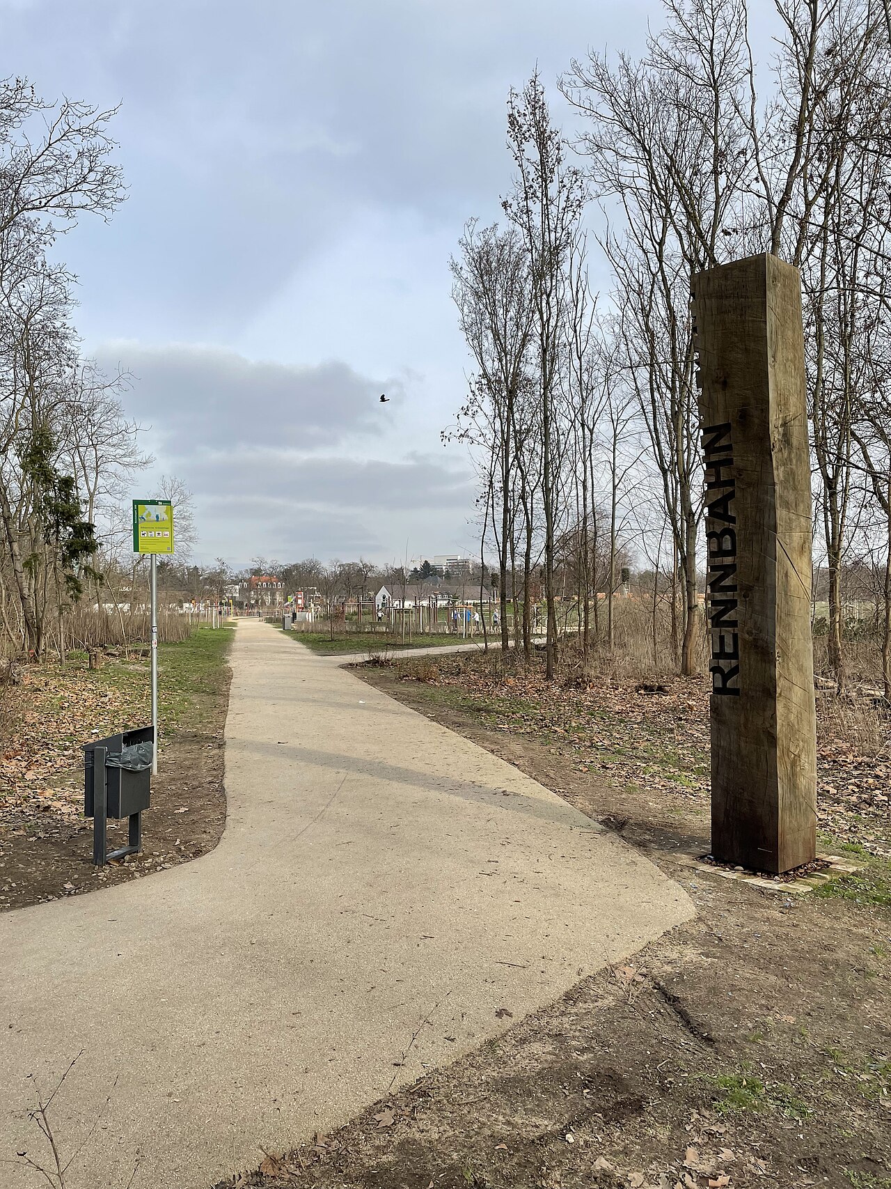 Der Rennbahnpark ist eine Parkanlage in Frankfurt am Main