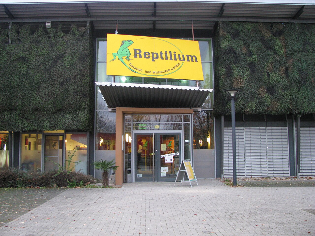 Entrance to the Reptilium Landau