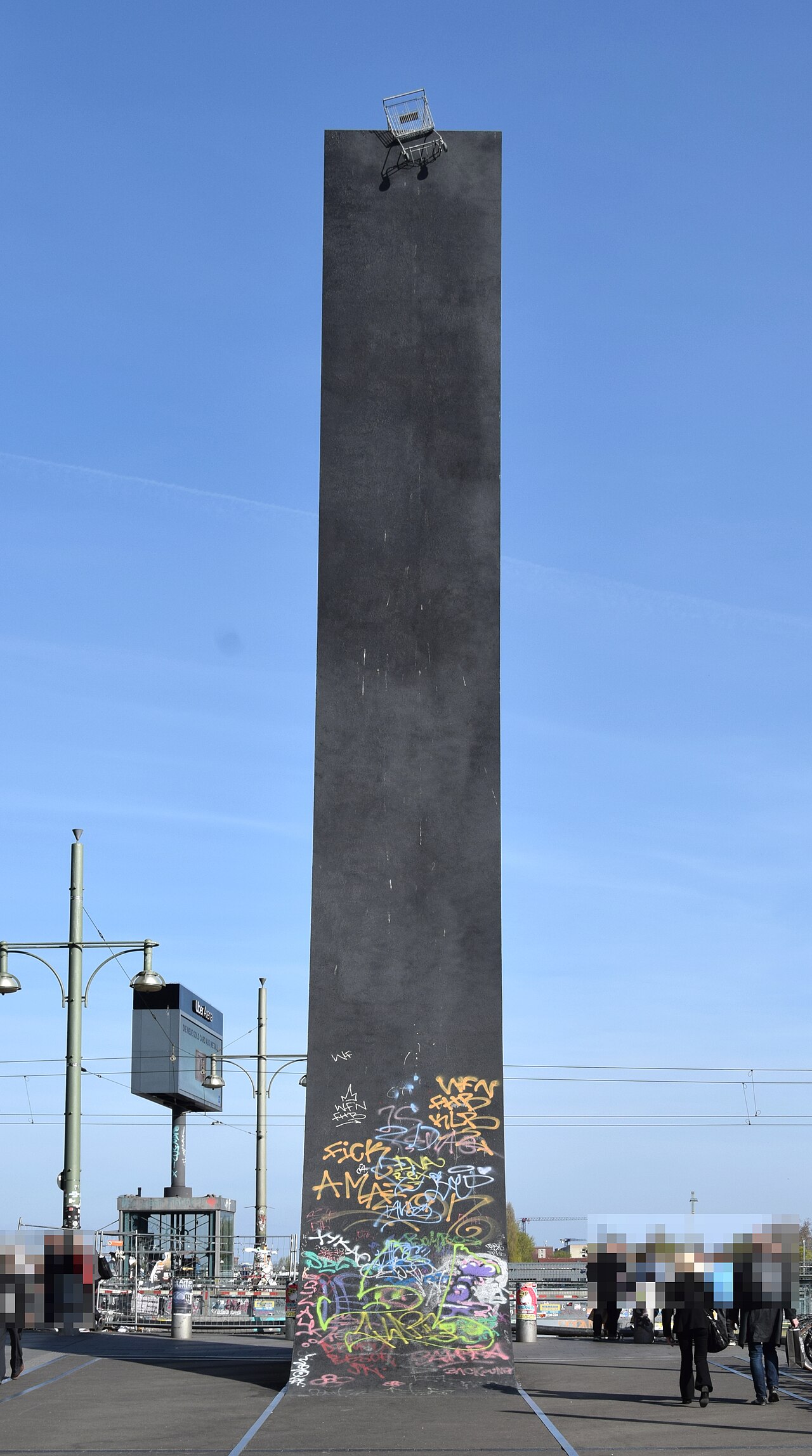 Sculpture "Reversed Dunk" by Studio KIM/ILLI at Warschauer Brücke in Berlin-Friedrichshain, Germany