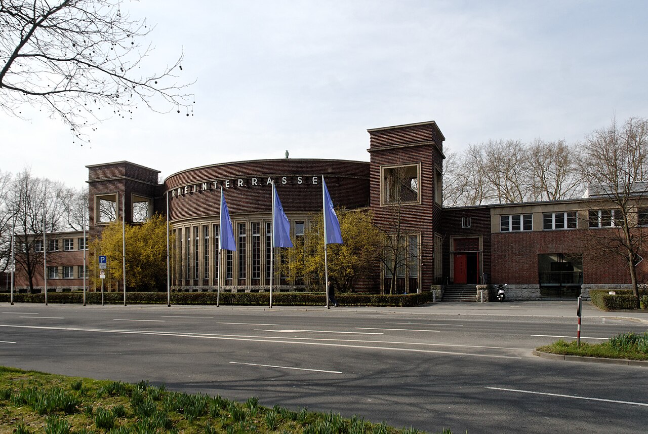 Rheinterrasse in Düsseldorf-Pempelfort, Germany