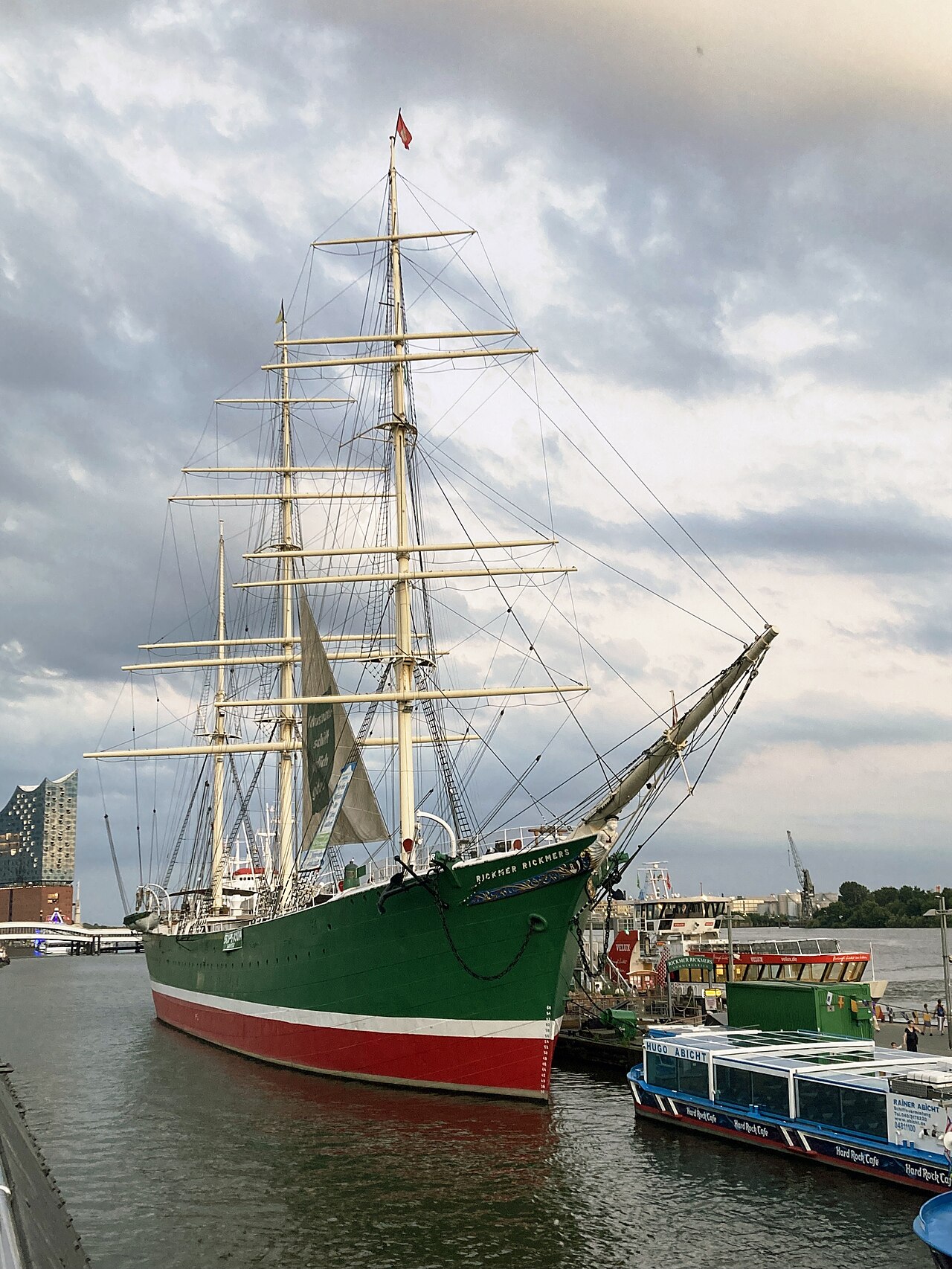 Dreimaster und Museumsschiff Rickmer Rickmers am 20