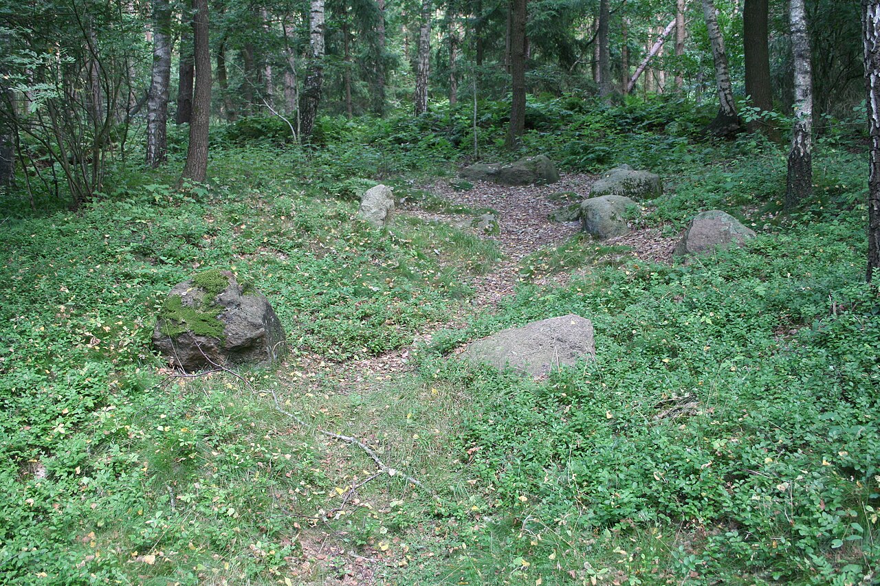 Megalithic tomb Huntlosen