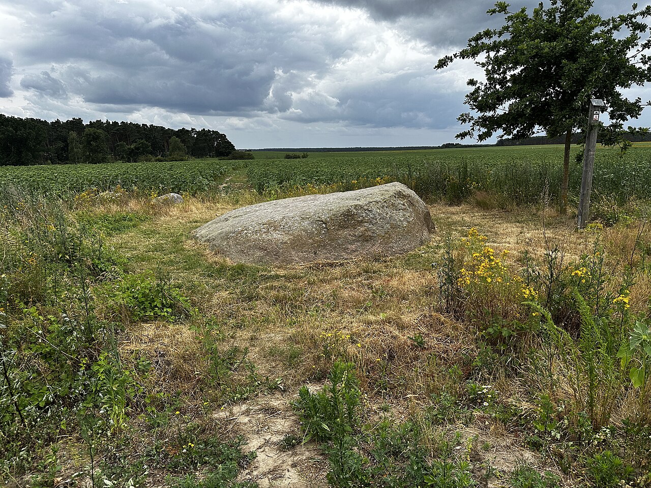 Der Riesenstein nördlich von Grubo
