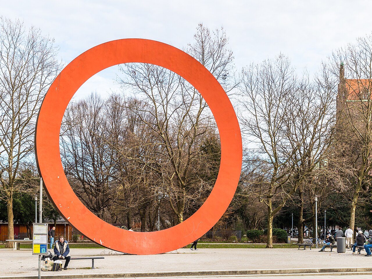 Der Ring von Mauro Staccioli, Luisenstraße, München