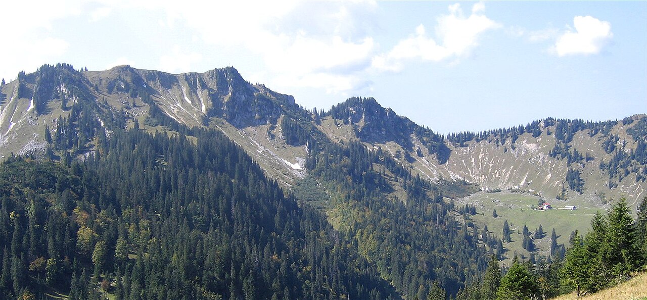 Bodenschneid, rechts das Bodenschneidhaus
