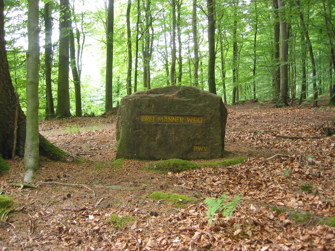 Ritterstein Nummer 193, Drei Männer Weg