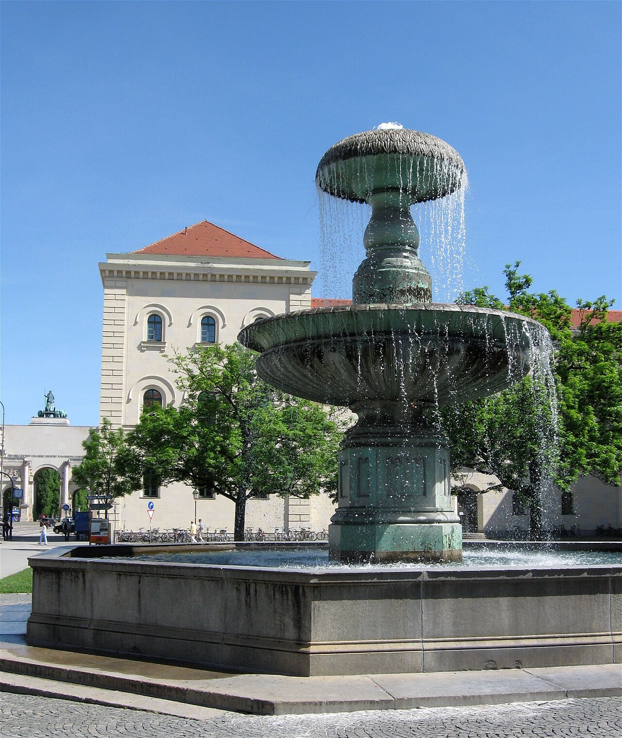 Professor-Huber-Platz