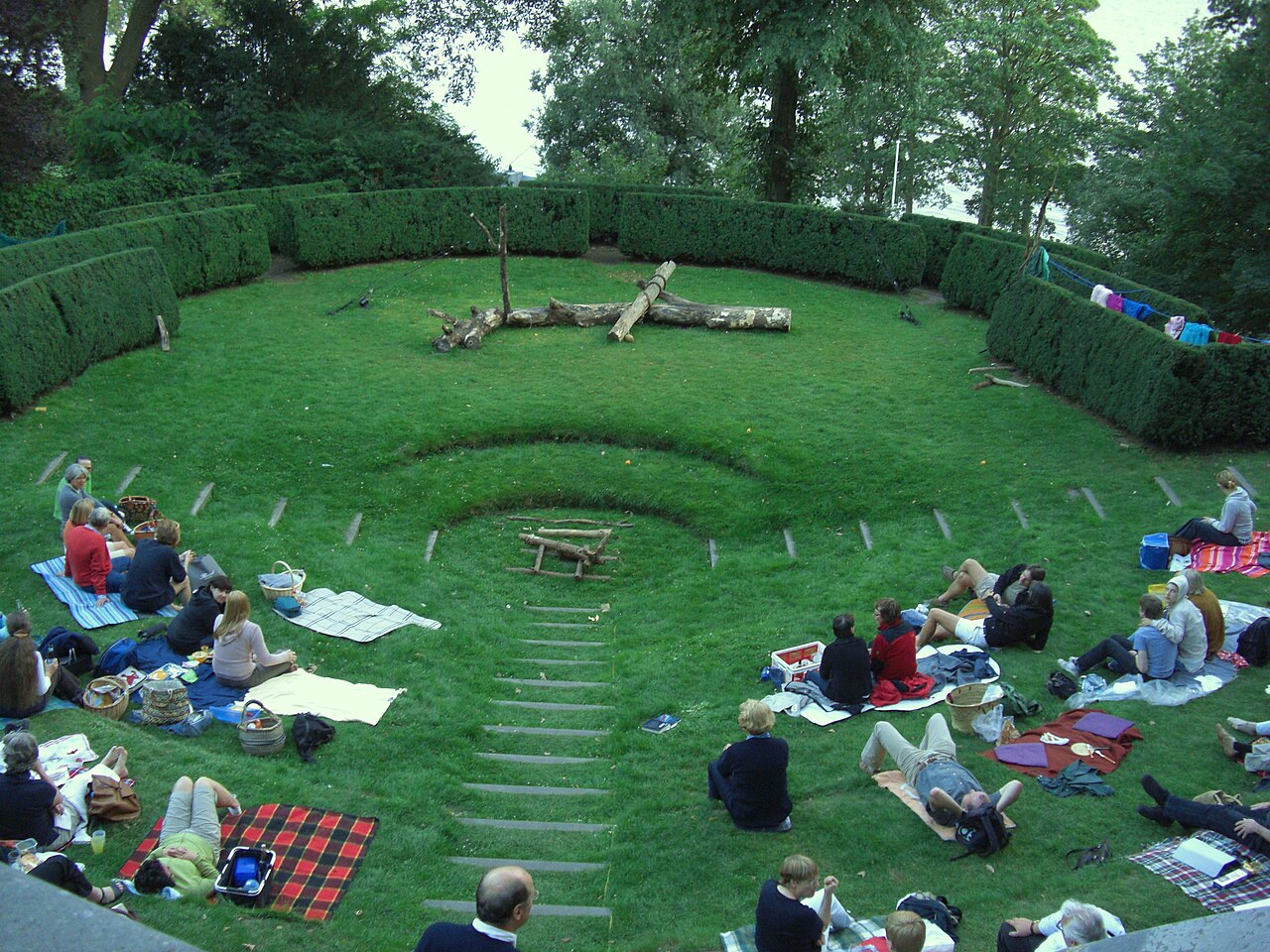 Römischer Garten in Hamburg, bei einer Aufführung des Stückes Sturm von W