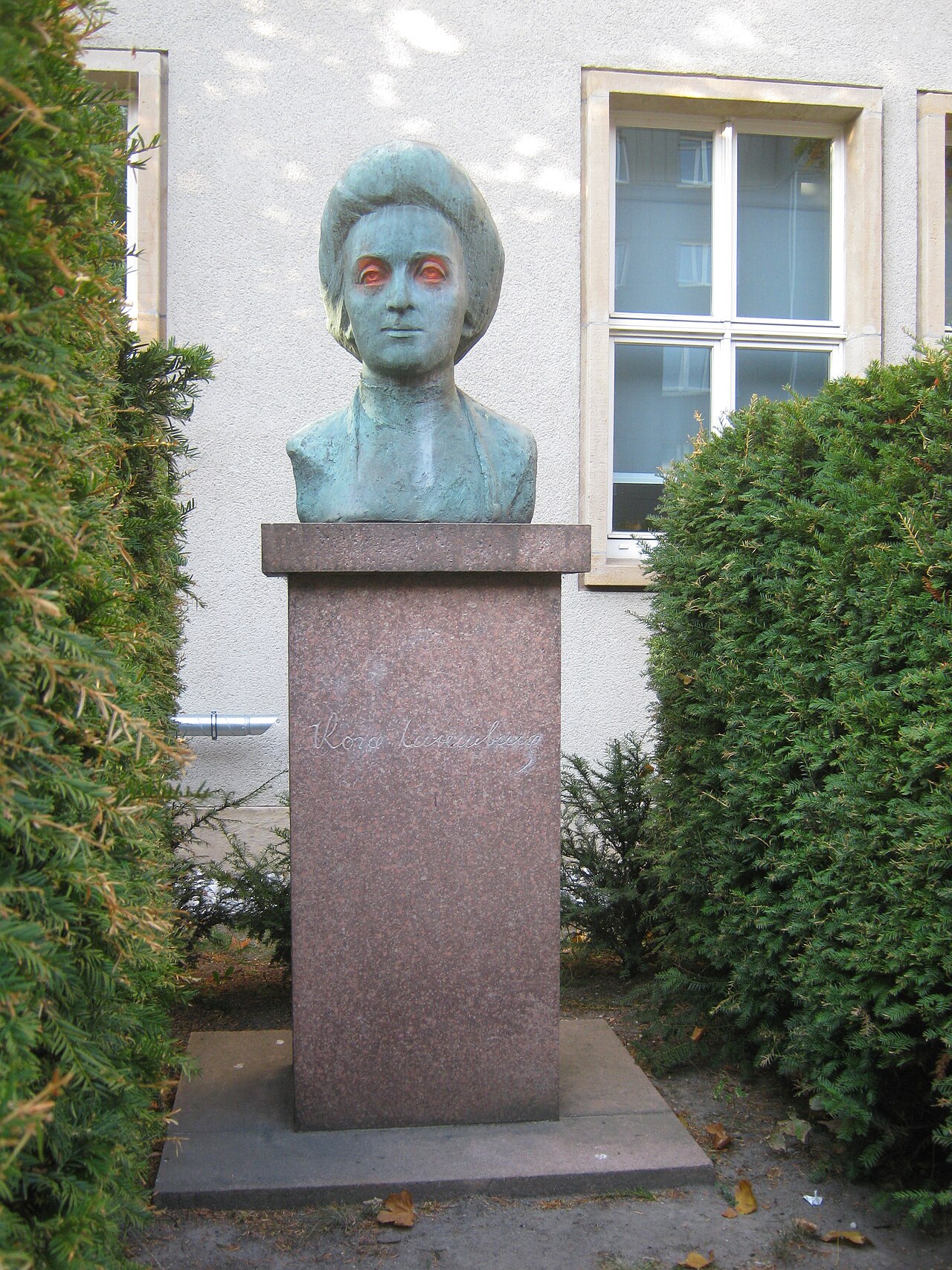 In Leipzig gibt es nicht nur eine Rosa-Luxemburg-Straße, sondern auch eine Rosa-Luxemburg-Büste